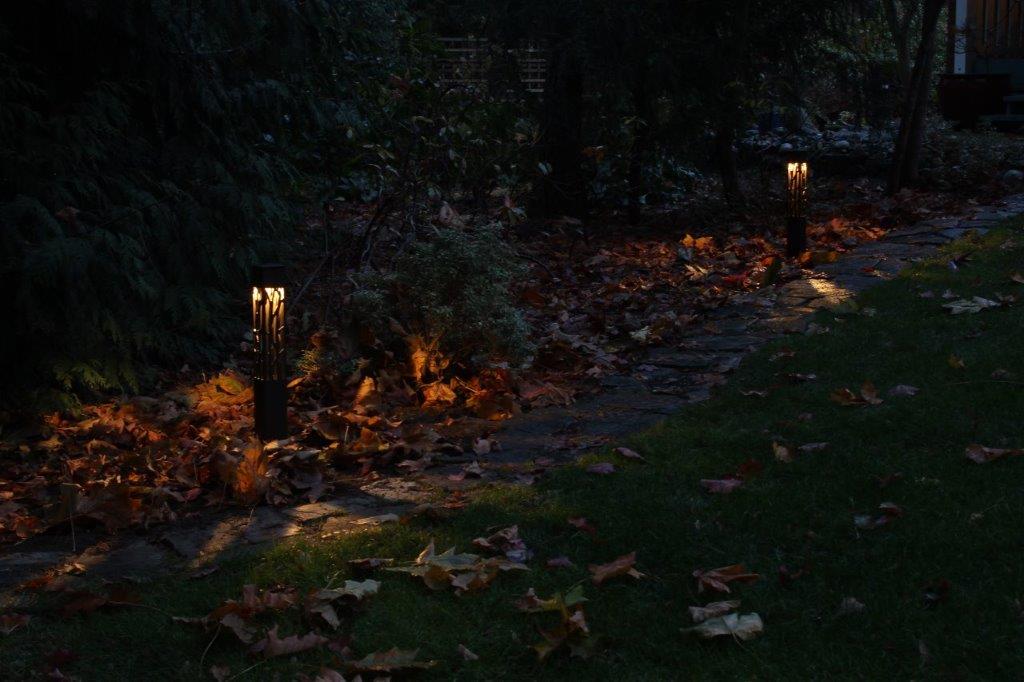 Outdoor pathway lighting